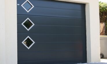 Portes de garage &agrave;&nbsp;COZES